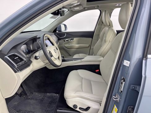 Used 2020 Volvo XC90 T6 Momentum image 16