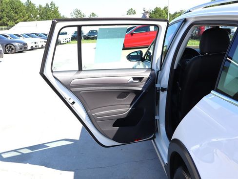 Used 2019 Volkswagen Golf Alltrack AWD/4WD image 38