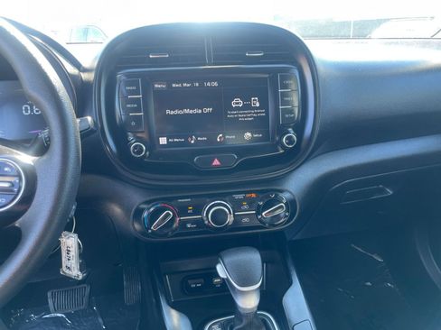 Used 2025 Kia Soul LX w/ LX Technology Package image 17