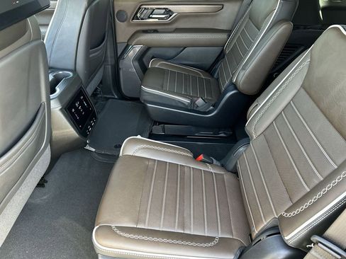 Used 2025 GMC Yukon Denali Ultimate image 26
