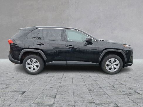 Used 2024 Toyota RAV4 LE image 7