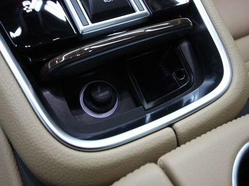 Used 2018 Porsche Panamera 4S image 25