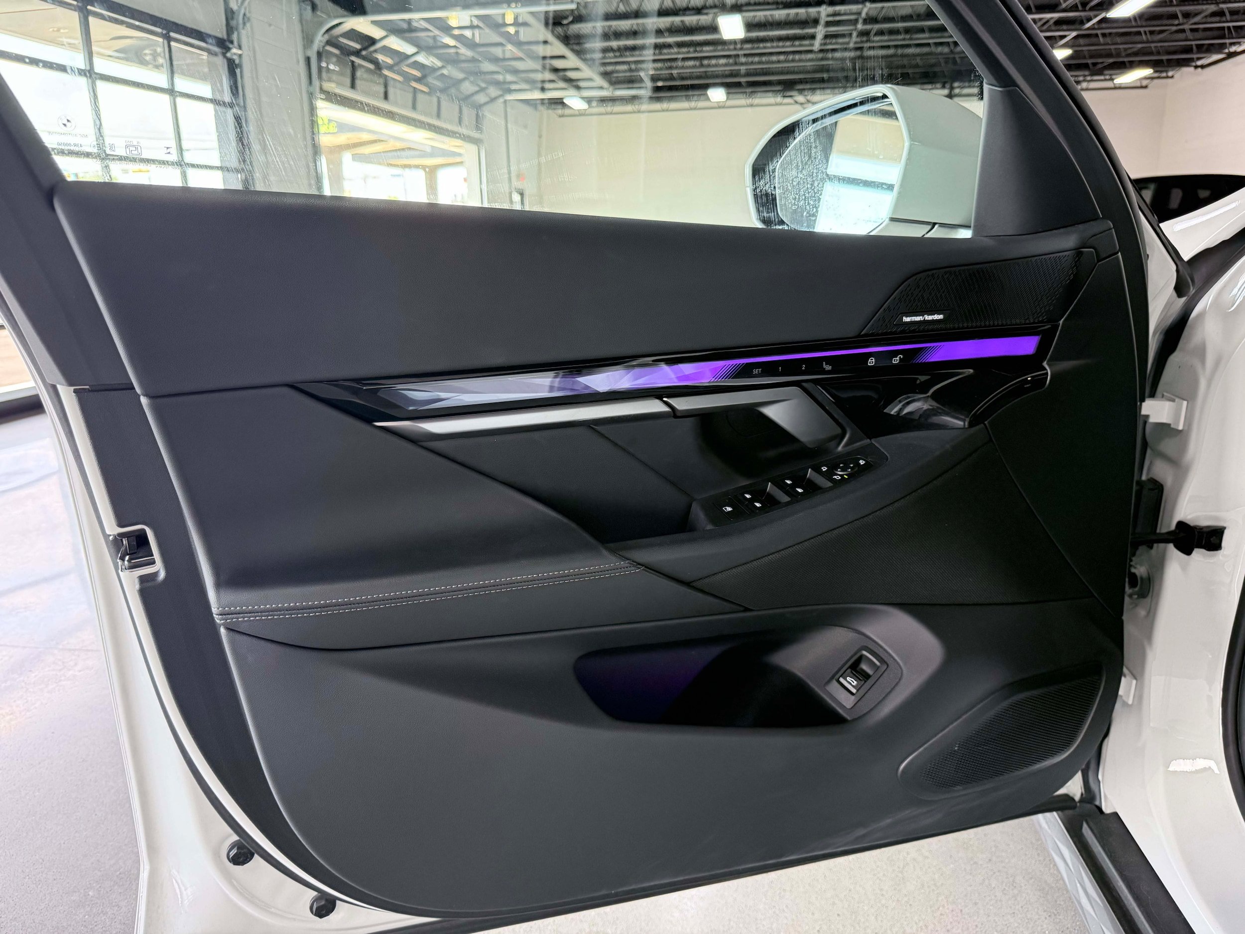 Used 2024 BMW i5 eDrive40i RWD image 9