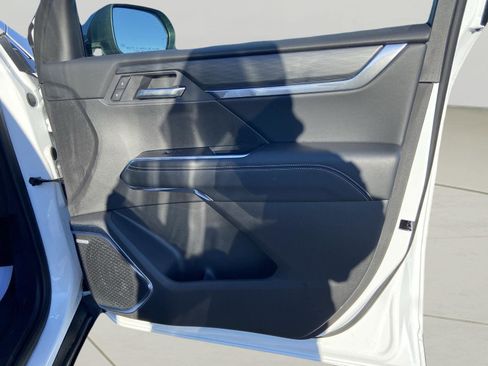 Used 2025 GMC Acadia Elevation image 45