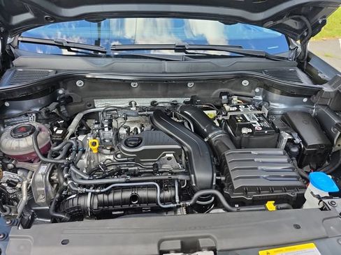 Certified 2023 Volkswagen Taos SE FWD image 24