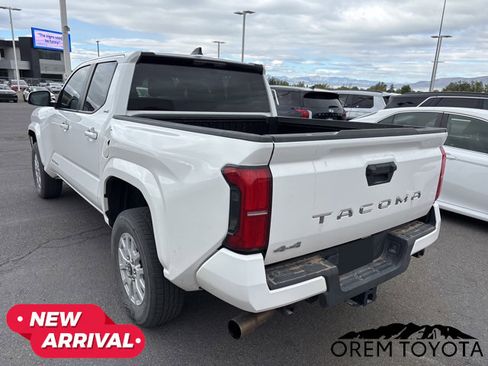 Used 2024 Toyota Tacoma SR5 AWD/4WD image 3