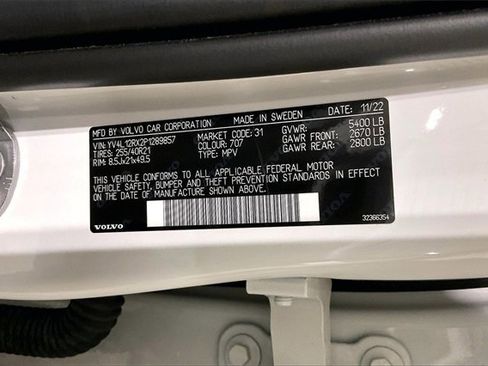 Certified 2023 Volvo XC60 B5 Ultimate w/ Climate Package image 36