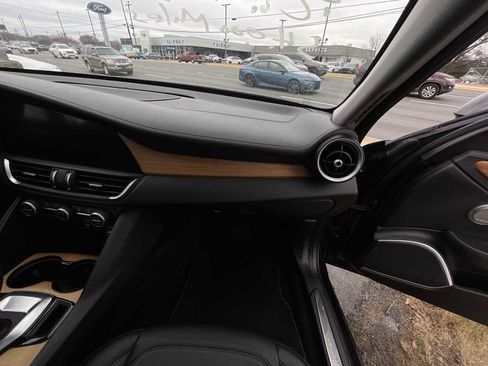 Used 2020 Alfa Romeo Giulia Ti w/ Quick Order Package 22X Lusso image 29