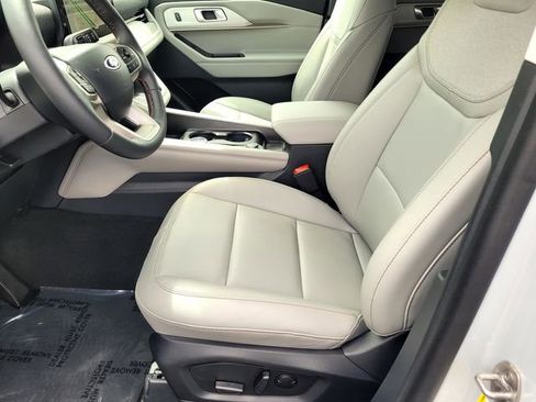 New 2026 Ford Explorer Active w/ Active Comfort Package image 16