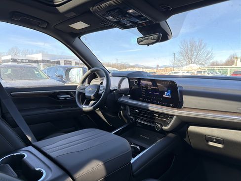 New 2026 Chevrolet Tahoe High Country image 15