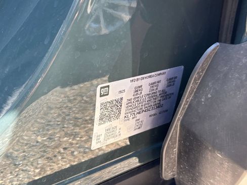 Used 2025 Chevrolet Trax LT FWD image 27