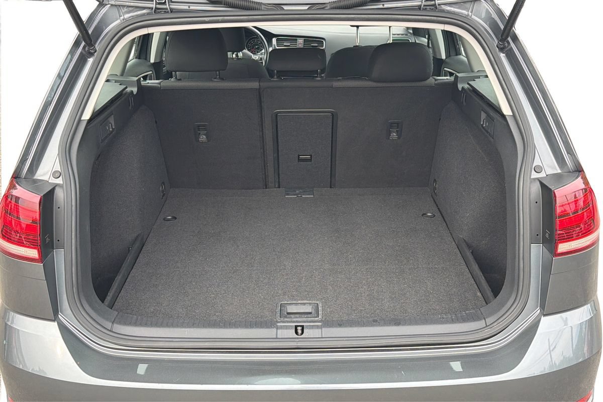 Used 2019 Volkswagen Golf S FWD image 11