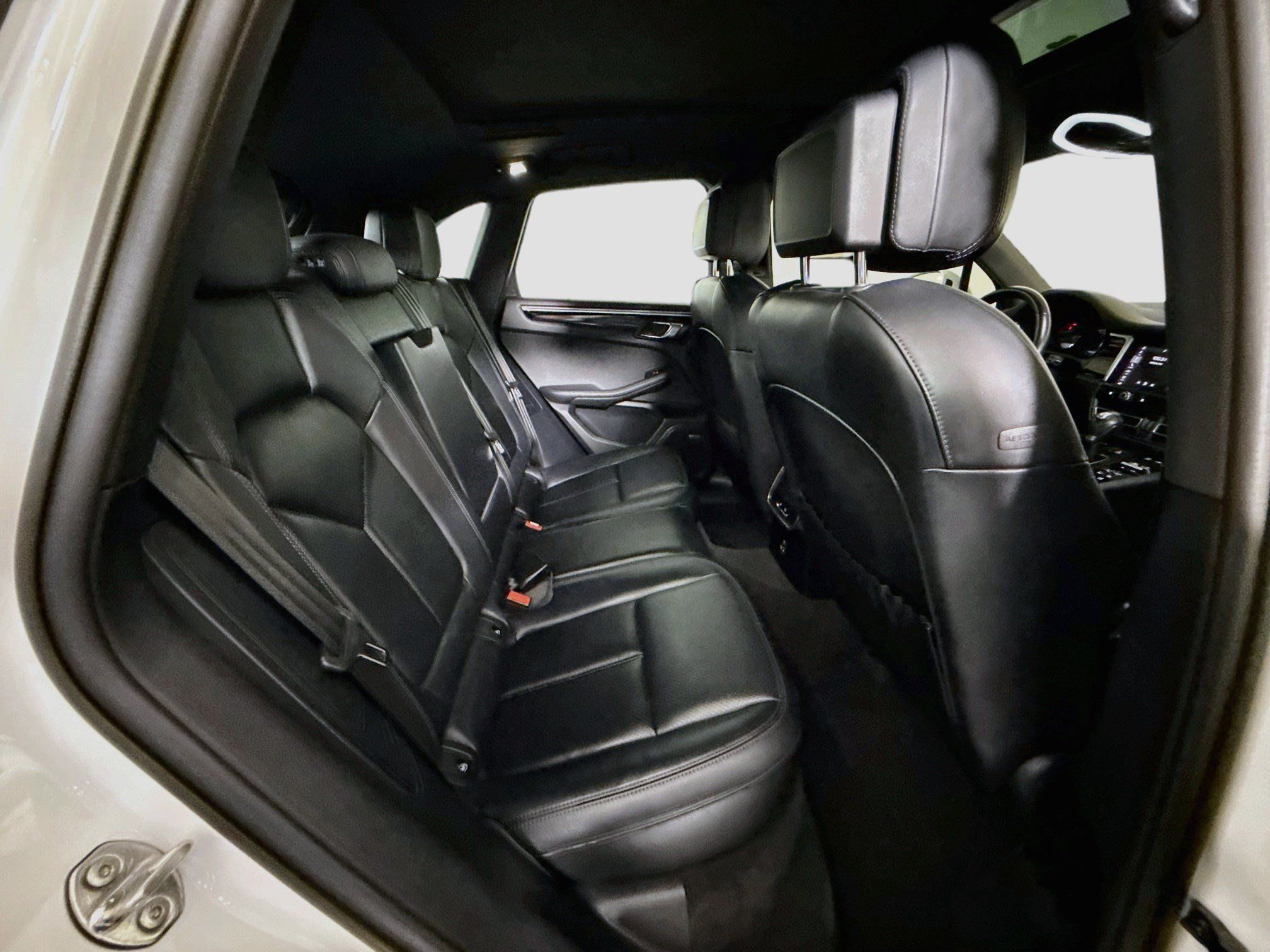 Used 2024 Porsche Macan w/ Premium Plus Package AWD/4WD image 27
