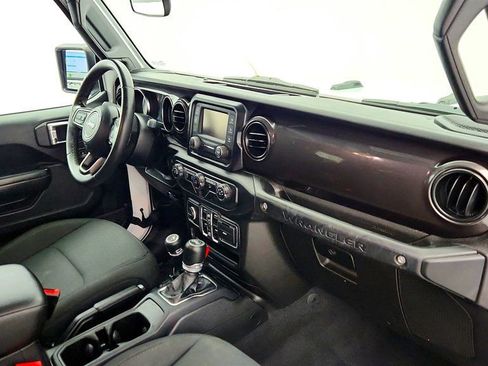 Used 2019 Jeep Wrangler Unlimited Sport image 23