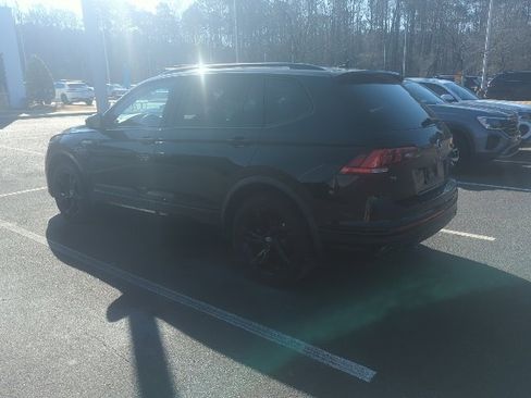 Used 2024 Volkswagen Tiguan SE R-Line image 11