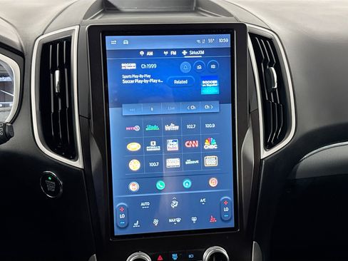 Used 2021 Ford Edge SEL image 25