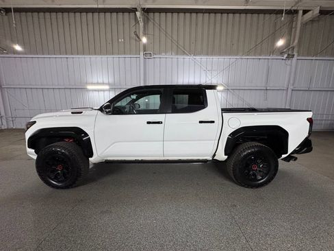 Used 2025 Toyota Tacoma TRD Pro image 18