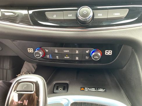 Used 2019 Buick Enclave Avenir w/ Avenir Technology Package AWD/4WD image 20