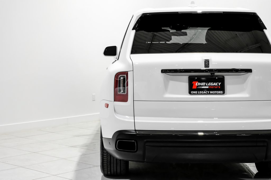 Used 2022 Rolls-Royce Cullinan Black Badge AWD/4WD image 43