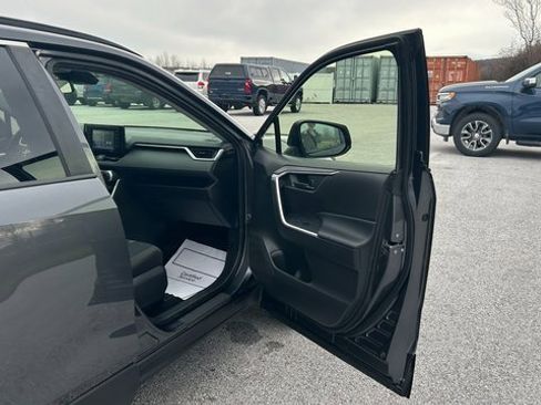 Used 2020 Toyota RAV4 LE image 43