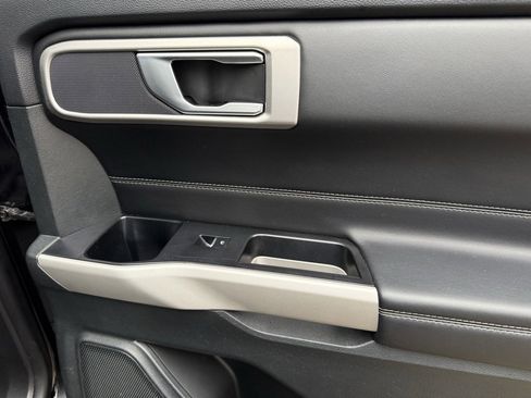 Used 2024 Ford Explorer XLT w/ Equipment Group 202A image 43