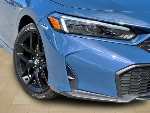 Used 2025 Honda Civic Sport image 40