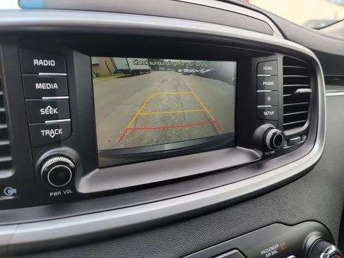 Used 2019 Kia Sorento AWD V6 image 20
