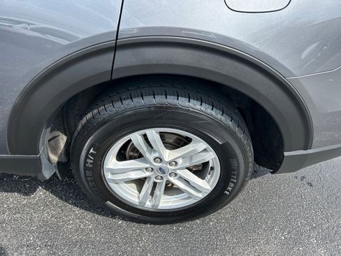 Certified 2021 Ford Explorer XLT w/ Equipment Group 202A AWD/4WD image 34