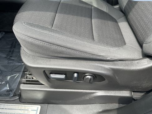 Certified 2022 Chevrolet Silverado 1500 LT AWD/4WD image 9