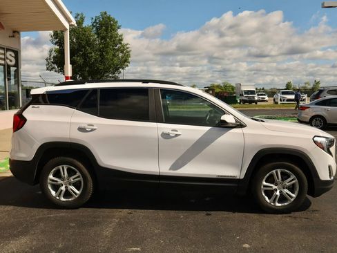 Used 2021 GMC Terrain SLE w/ Driver Convenience Package AWD/4WD image 4