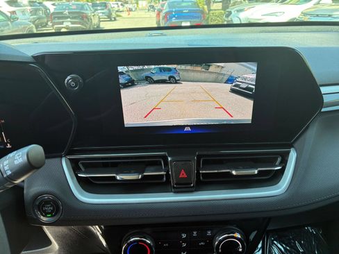Used 2025 Chevrolet TrailBlazer LT FWD image 22