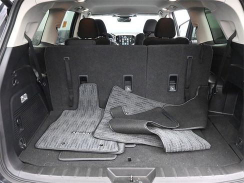 Used 2024 Subaru Ascent Premium w/ Convenience Package image 6