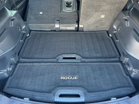 Used 2019 Nissan Rogue SL w/ Premium Package AWD/4WD image 16