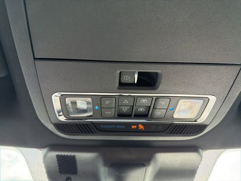 Used 2023 Ford F150 Lightning Platinum AWD/4WD image 27