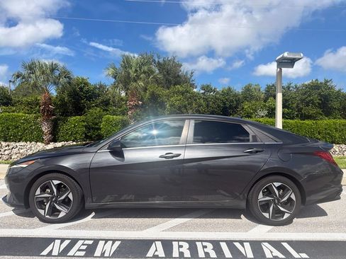 Used 2021 Hyundai Elantra SEL w/ Convenience + Premium Package FWD image 2