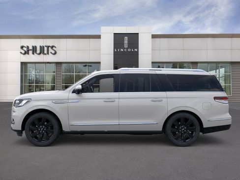 New 2024 Lincoln Navigator L Reserve image 4