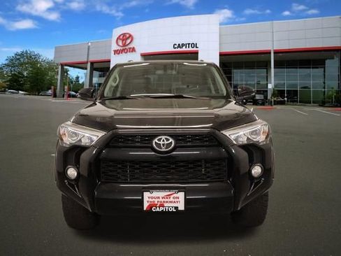 Used 2018 Toyota 4Runner SR5 Premium RWD image 7