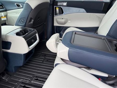 New 2026 Kia Carnival EX FWD image 14