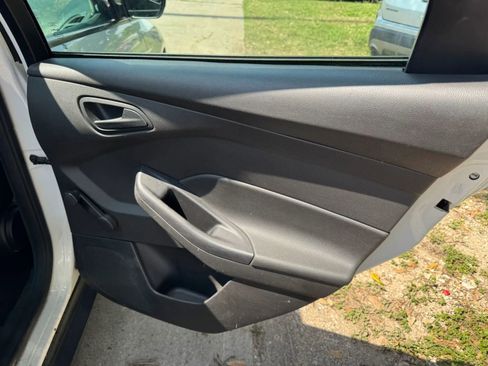 Used 2018 Ford Focus S FWD image 21