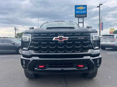 Used 2024 Chevrolet Silverado 2500 ZR2 w/ Technology Package AWD/4WD image 8
