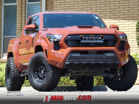 Used 2025 Toyota Tacoma TRD Sport w/ TRD Sport Premium Package AWD/4WD image 1