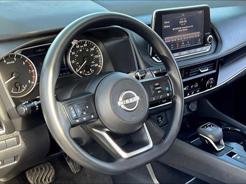 Used 2024 Nissan Rogue SV image 16