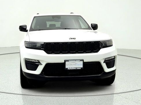 Used 2023 Jeep Grand Cherokee Limited w/ Black Appearance Package AWD/4WD image 2