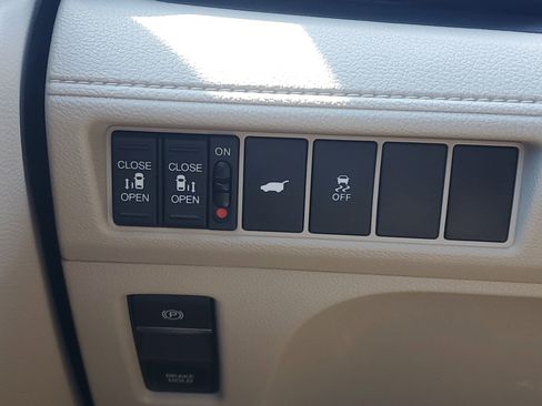 Used 2025 Honda Odyssey EX-L image 24