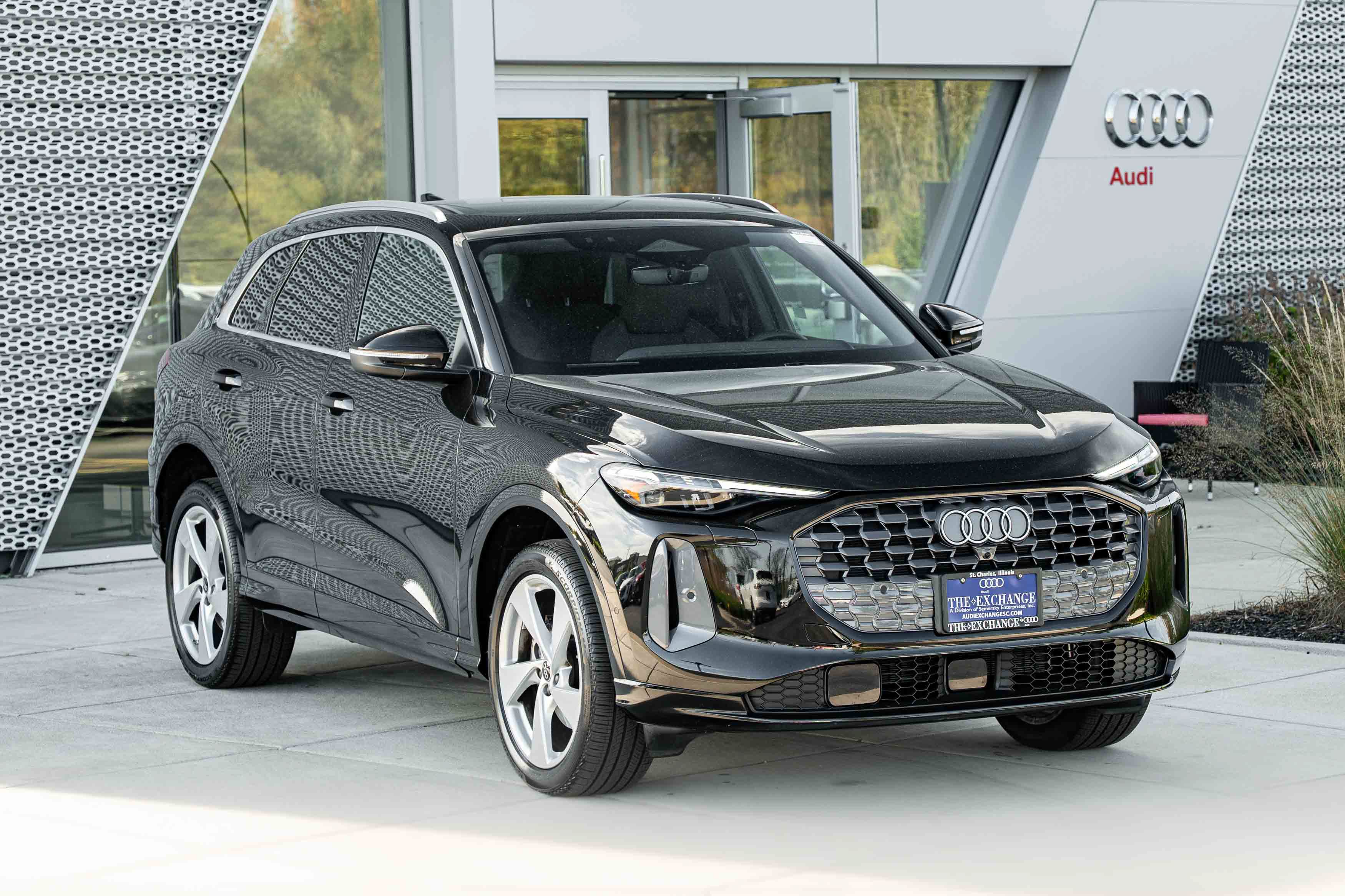 Certified 2025 Audi Q5 Premium Plus AWD/4WD image 2