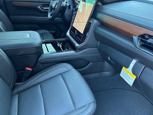 New 2026 GMC Yukon Denali w/ Sun & Power Step Package AWD/4WD image 19