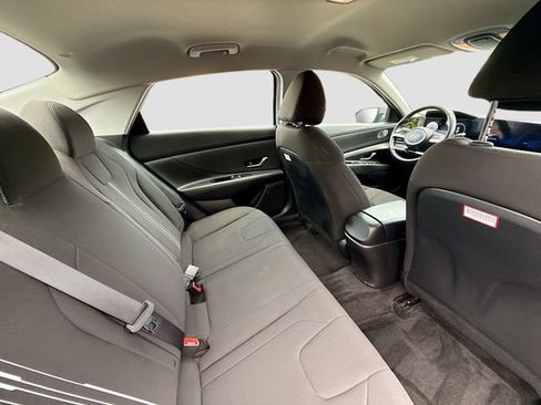 Used 2023 Hyundai Elantra SEL w/ Convenience Package image 25