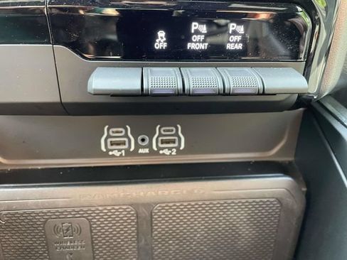 Certified 2025 RAM 1500 Big Horn AWD/4WD image 32
