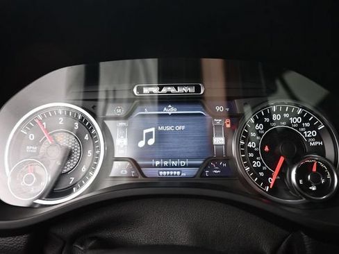 Used 2019 RAM 1500 Laramie RWD image 10