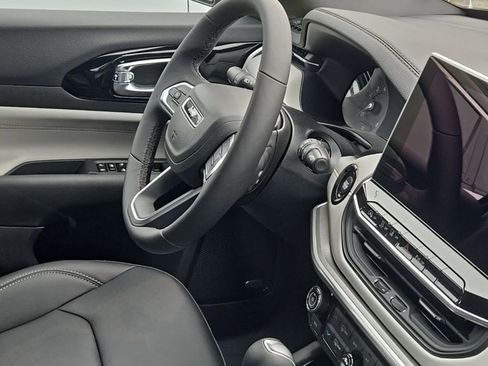 New 2025 Jeep Compass Limited w/ Sun & Sound Group image 11